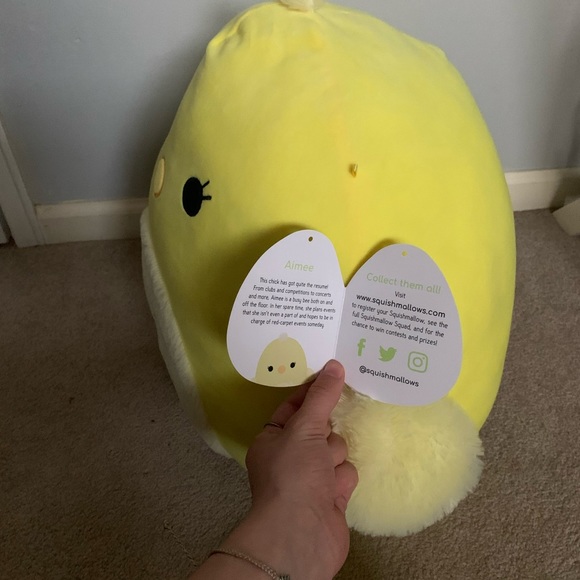 Aimee Chick Squishmallow - Picture 2 of 3